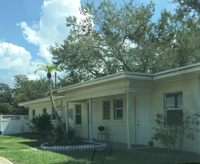 Royal Palm Apartments