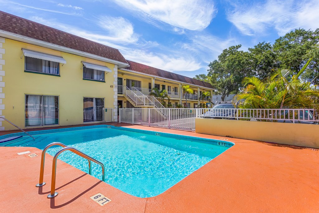 FOR SALE: 10-Units known as ‘The Beautiful Rose’ (Bella Rosa) in Clearwater, FL.